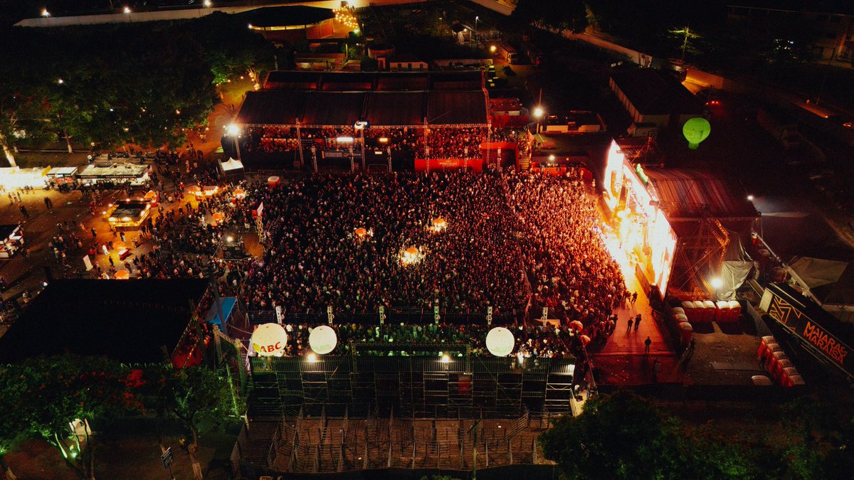 Maraisa's tweet photo. Que showzaço, que energia gostosa!! Formiga-MG, vocês foram sensacionais na Expo Formiga 2026.♥️🎶 https://t.co/93jsajCtIM