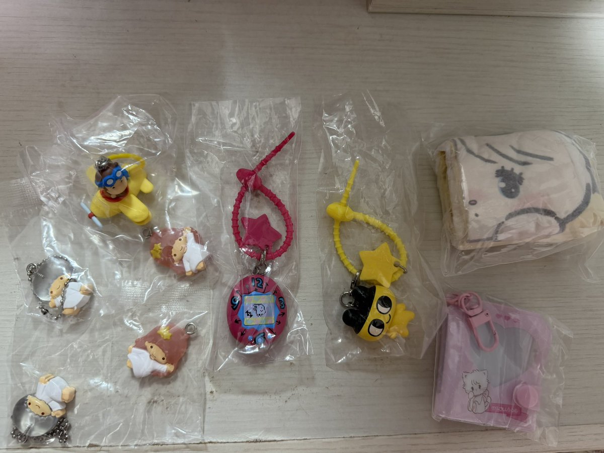 myck_22_'s tweet photo. めじるしアクセサリー 交換 ガチャガチャ

譲 1.2.3枚目
求 4枚目 その他検討
リトルツインスターズはキティ＆ミミィとの交換のみ
スフレトートバッグはラテトートバッグとの交換のみ

名古屋手渡し又は郵送でお願いします🙇🏻‍♀️ https://t.co/VuFklBAKQ7