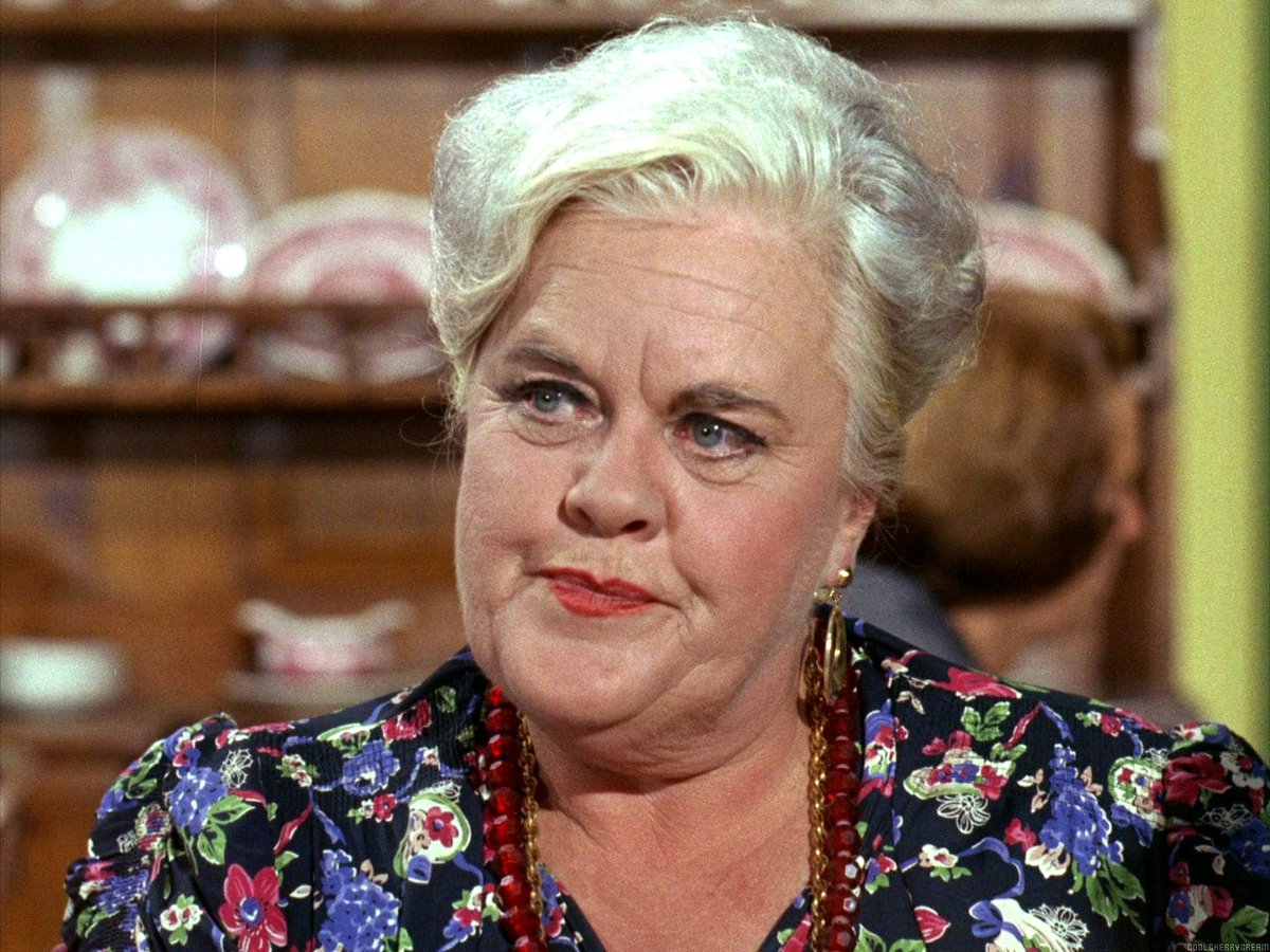 ClassicMovieHub's tweet photo. Born Today, Sept 13, in 1912, Reta Shaw.
Over 90 roles including Mary Poppins, Pollyanna, The Ghost and Mr Chicken - & of course TV's The Ghost & Mrs Muir!  
Did You Know? She appeared on Broadway in Gentlemen Prefer Blondes (as Lady Beekman), Picnic and The Pajama Game—reprising her roles in both Picnic and The Pajama Game on screen
#botd