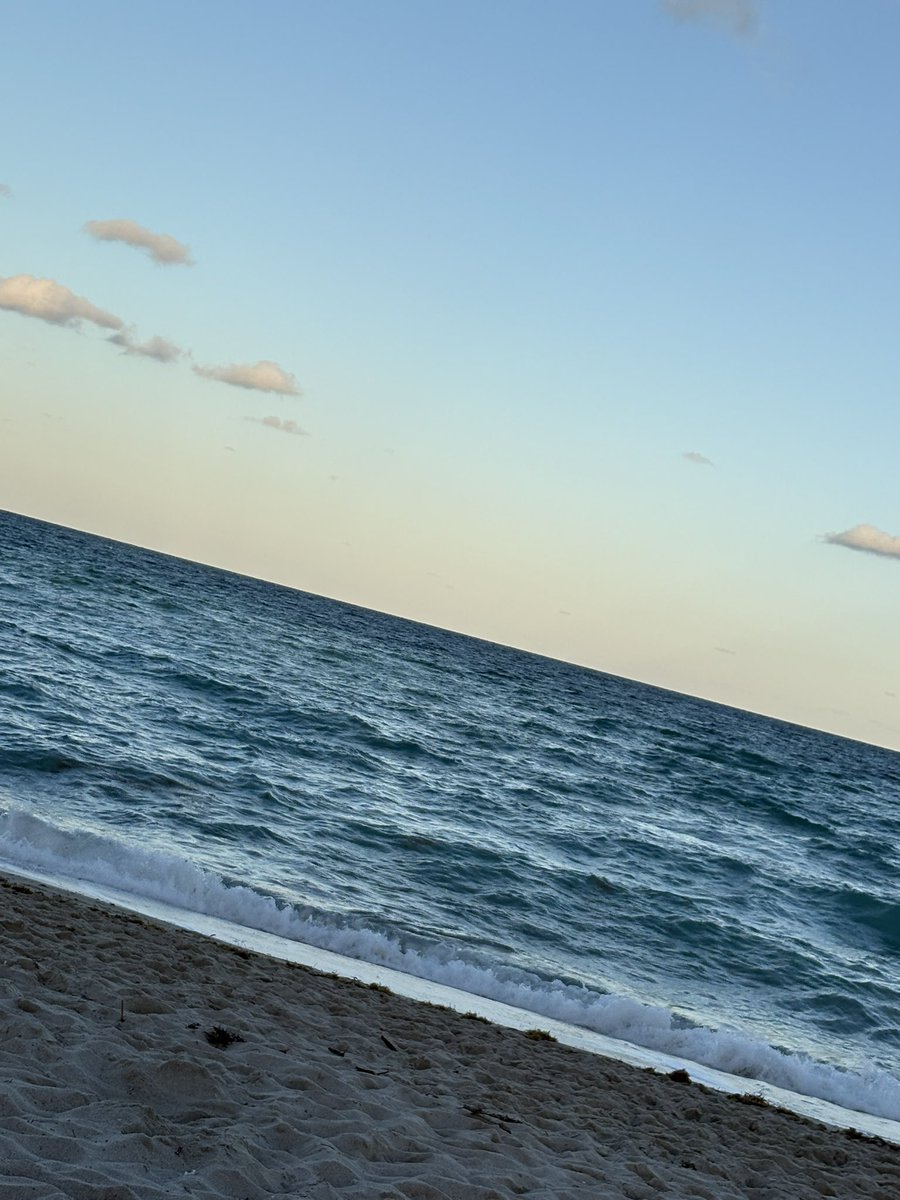 missAngelicDoll's tweet photo. Beach day
#Beach #wataa #booty https://t.co/3aS6L3icig
