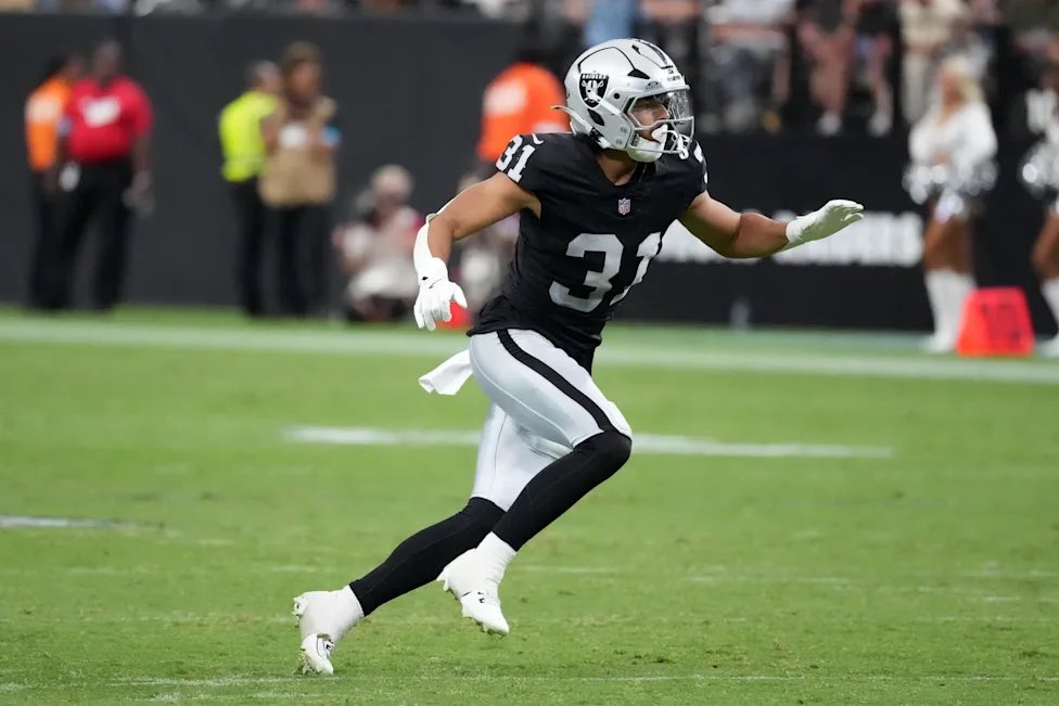 impactfbdata's tweet photo. Raiders CB Treydan Stukes (CB3-Tier 2/High level NFL starter) had an outstanding 89.6 PFF grade in week 1, 2nd highest amongst all NFL CBs. Stukes finished T-1st on the Raiders with 6 tackles, had a pass defended, and an INT. His 33.3 passer rating when targeted was 2nd amongst all NFL CBs in week 1 with > 20 snaps.. 📈
https://t.co/einf9hTu6C