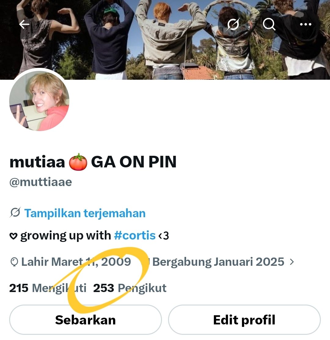 muttiaae's tweet photo. yeayyy! baru sadar kalo udah 2.5 miliar follower😭😭😭 selamat datang new mutsie" ku yg gemac gemac c: https://t.co/ZdcWa4LKHa