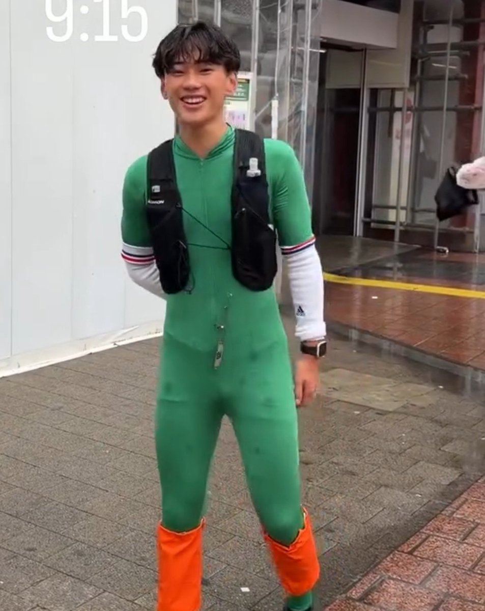 actor_sort's tweet photo. ちょい脇汗染みてるのもエロい https://t.co/DDCjOmxtnD