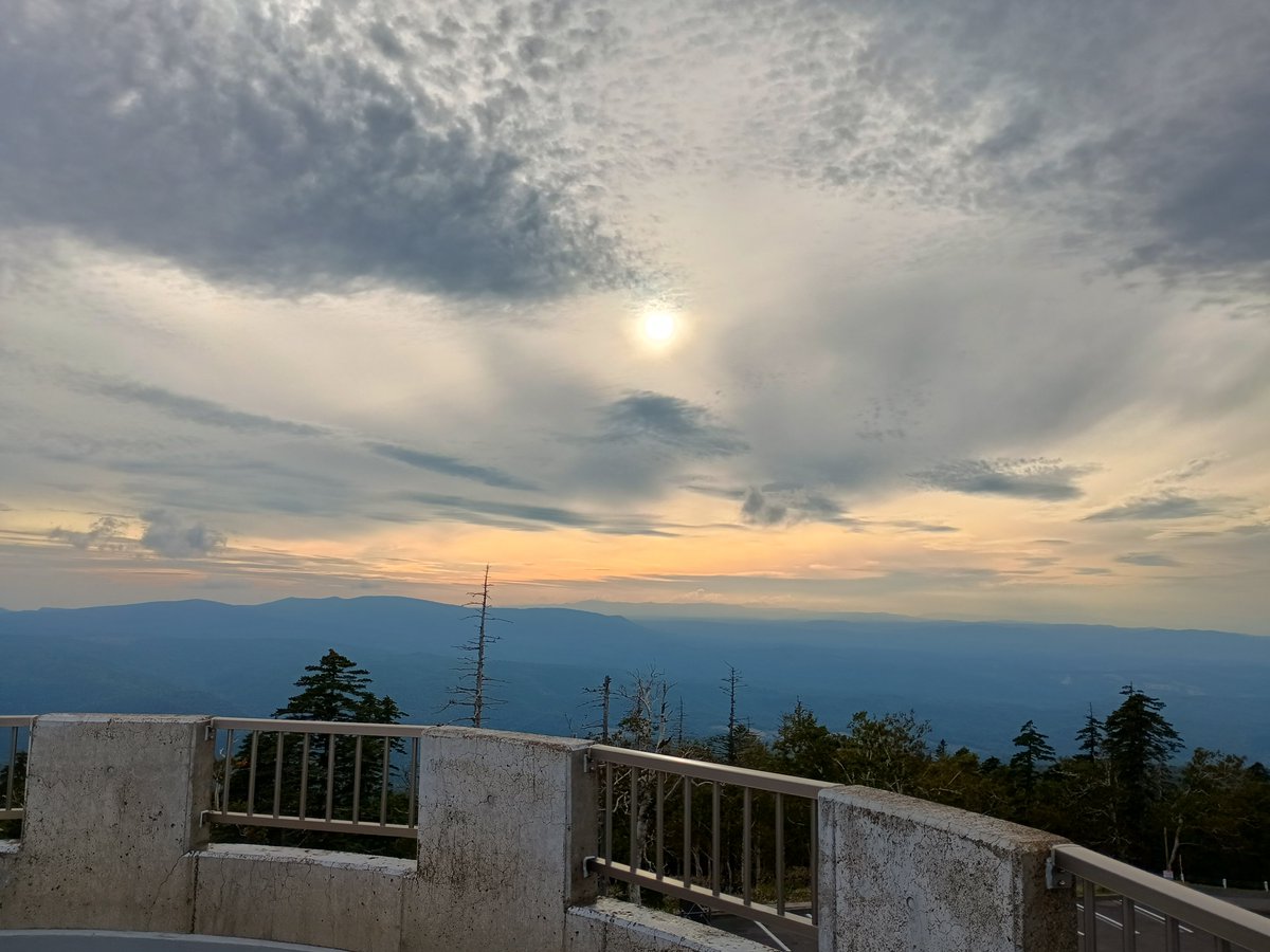 ozora_eki's tweet photo. 海があって山がある。

美幌峠小清水峠から見る屈斜路湖ではなく、津別町経由で津別峠へ

道が狭いのと、この道を使う車が少ないのでひっそりしていますが、それがまた良いです。峠を越えると弟子屈町、プリンスホテル前に出るので、美幌に向えばすぐ大空町です。

小旅行にどうぞ。

本日は19時より https://t.co/wwtjxeelhN