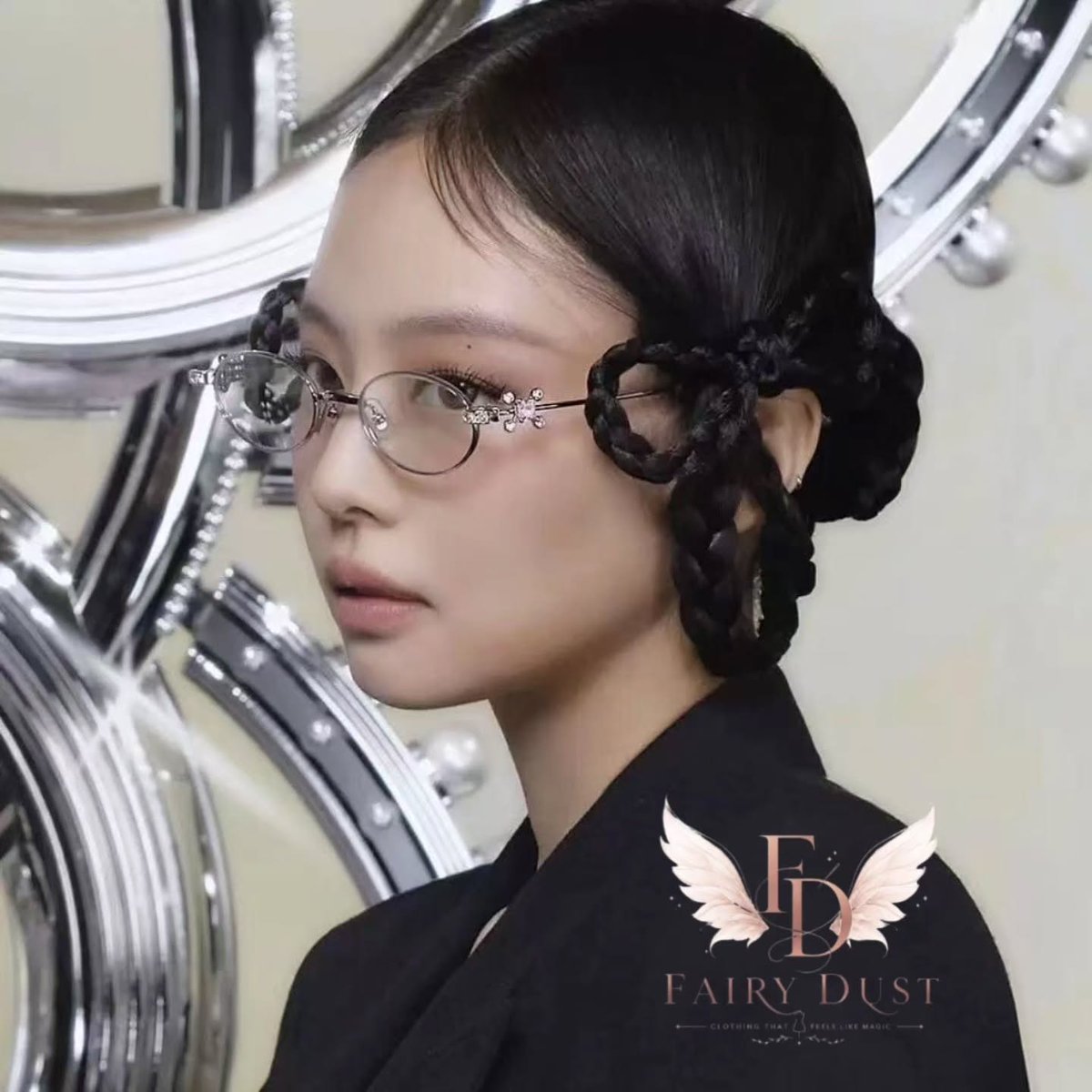 tootight4u1's tweet photo. Your sign to get cute K-pop-inspired glasses. Review photos included. DM to order. https://t.co/PpNFv6u9SQ