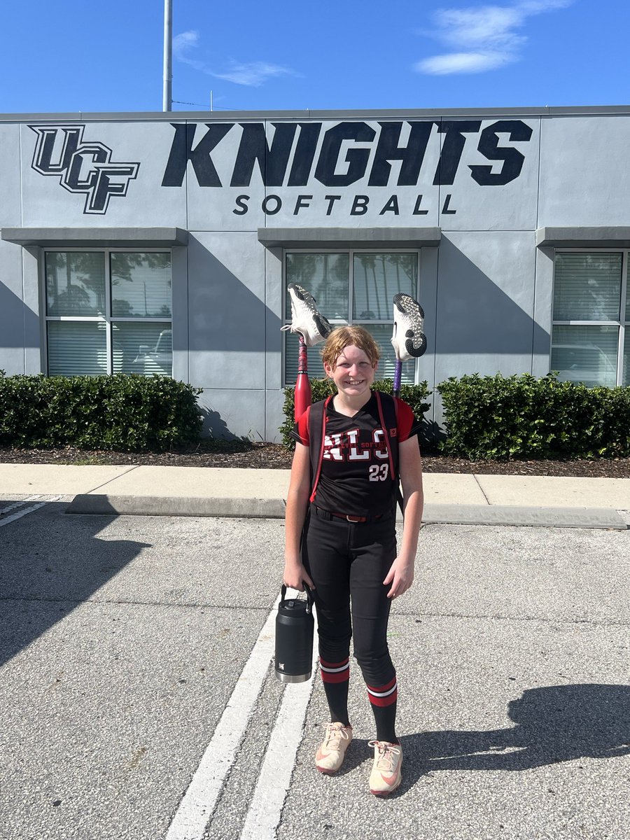 AnnsleyJordan's tweet photo. Thank you @UCF_Softball for my team’s invite to today’s camp! It was a great opportunity and I learned some great fielding techniques to use in my game! Thank you @CoachBallMalone, @coachkoons, @MHawley26, @noahbsanders, and @SPestrak! 🥎 https://t.co/Z5Kn9NKinw