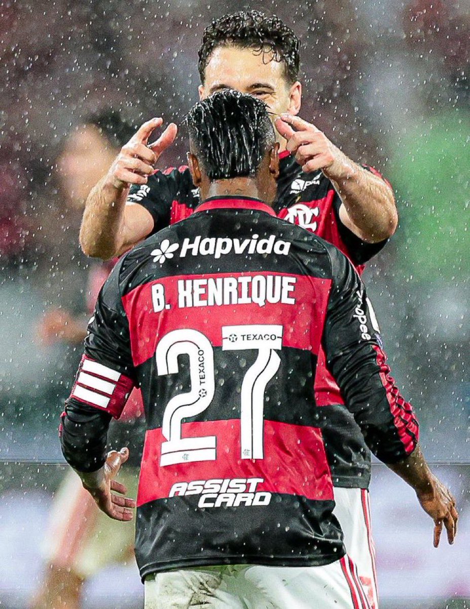 lg_castello97's tweet photo. Para finalizar a noite: se você duvida do Bruno Henrique em qualquer que seja o momento, você duvida do Flamengo. Bruno Henrique é o Flamengo personificado em carne e osso. E quem ainda duvida dele, no fundo, não entendeu o que é ser Flamengo. https://t.co/l5lOk8j99y