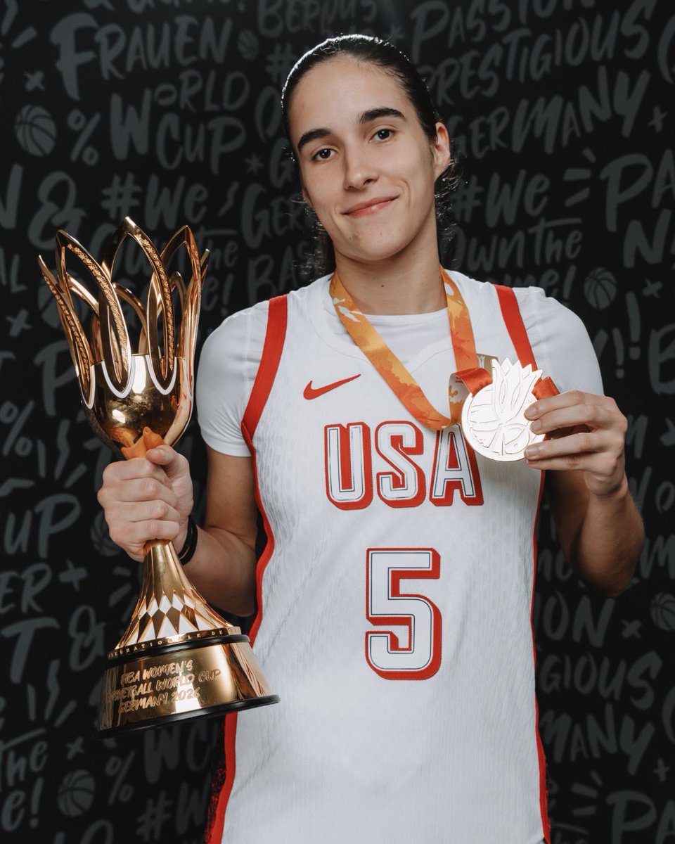 icharmecitron's tweet photo. DC’S GOLD MEDALISTS!!!!!! https://t.co/3EdK7Ab1Vi