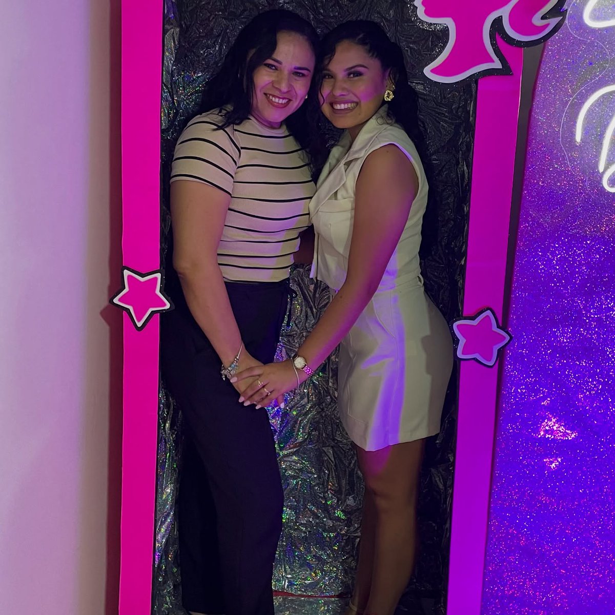 Brunnoribeiro's tweet photo. Reinas de mi vida https://t.co/kT7K0Kvkyu