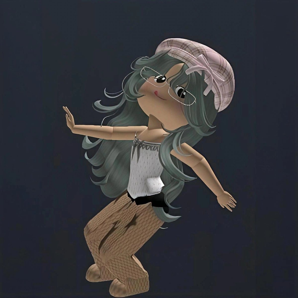 Gunduz4p's tweet photo. Cute beret &amp; soft blue hair 🎀 Hugged another stylish girl ✨ https://t.co/NBs988pckH