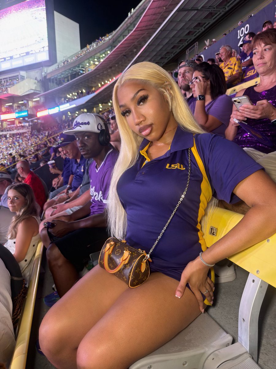 princessxaire's tweet photo. don’t fumble🏈… https://t.co/bl5PhfkCTp