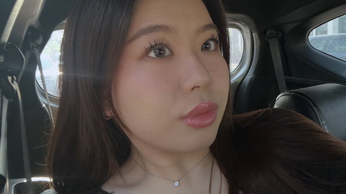 dunce79516's tweet photo. Smokey soft eyes and nude lips—hallelujah. https://t.co/doKgkUUbhS
