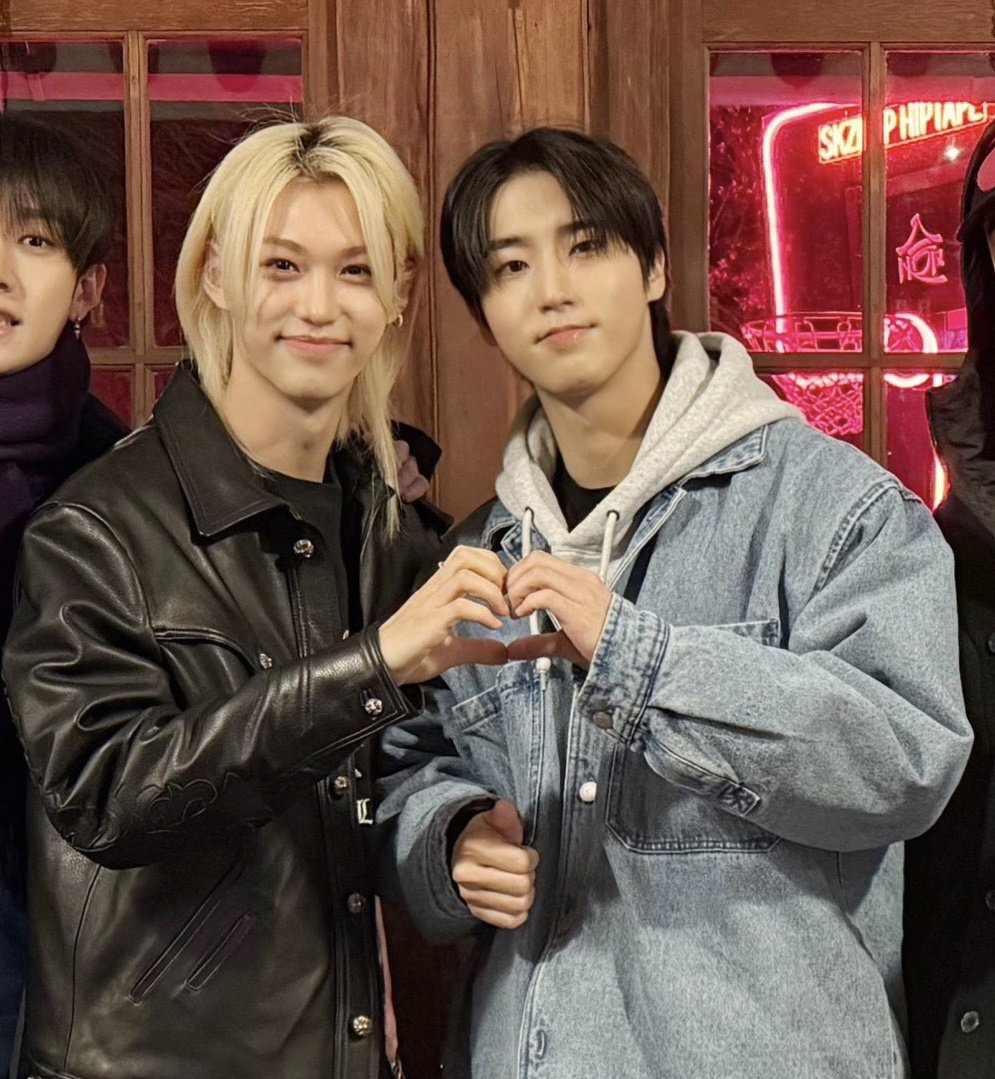 AboutFelixYT's tweet photo. Happy Birthday to the one and only ACE HAN JISUNG! 🎂🐿️

May your passion for songwriting, music, and creative expression keep glowing💛
 
HAN A STAR LIKE NO OTHER
#한이의_유성우가_내리는_날 
#HANWrittenWithLove
#HappyHANDay @Stray_Kids https://t.co/MsvCj3mR3R