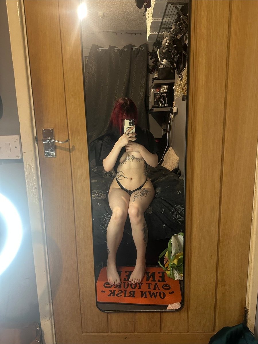 mysisterissexy's tweet photo. What do we think of this goth chav guys? Rate her out of 10
#gothchav #goth #chav #chavslut #wankchat #goonfuel #goon #britishgirl #rateher #rating #outof10 https://t.co/m97oEy3YM2