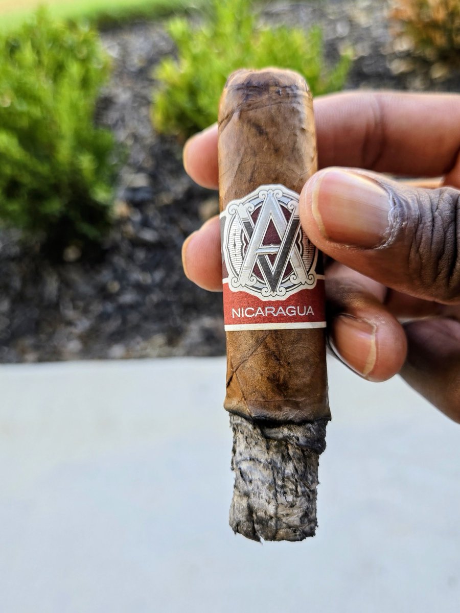AntMan2270's tweet photo. I was really surprised that this cigar was outstanding in all the right ways. It had flavor with a slight sweetness that wasn't overpowering it was well balanced. #cigars #cigar #cigarlovers #cigarshow #cigaraficionados https://t.co/XFF84lPzWm