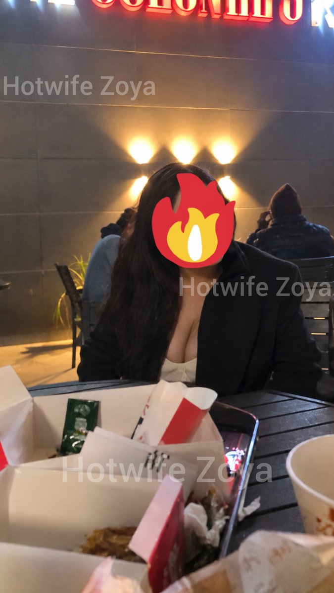 usman6755's tweet photo. KFC, Its finger lickin good 😜
PS : Original vs AI, used AI just for quality enhance
#exhibitionist #daring #hotwife https://t.co/wG37VaA3Ai