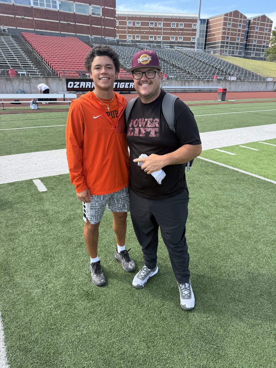 Trenten2027's tweet photo. Once again thank you to @Evangel_FB for having me for another great game-day visit! I loved watching the guys compete and win in a big-time game! Congrats on the top 25 win! 
@CoachBodoin @coachdannysweet @CoachJDeSoto @CoachHepola 
@PrepRedzoneMO @prepstar360 @COACHMAC515 @Southwest7v7 @6starfootballMO @JPRockMO