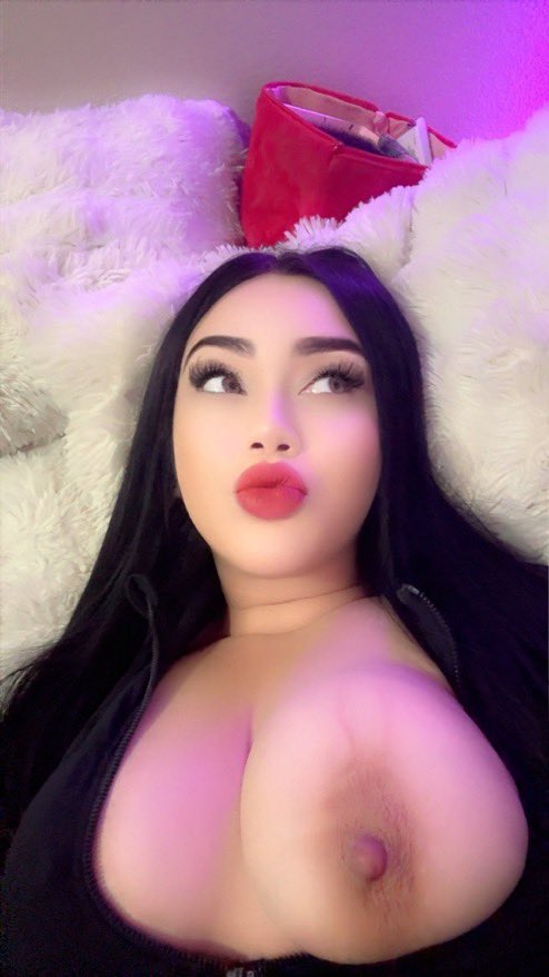 buyfrombre's tweet photo. I'm a fine ass bitch #sanantonio #texas #inmyprime
#latina #bbw https://t.co/RJSBs1vCEc