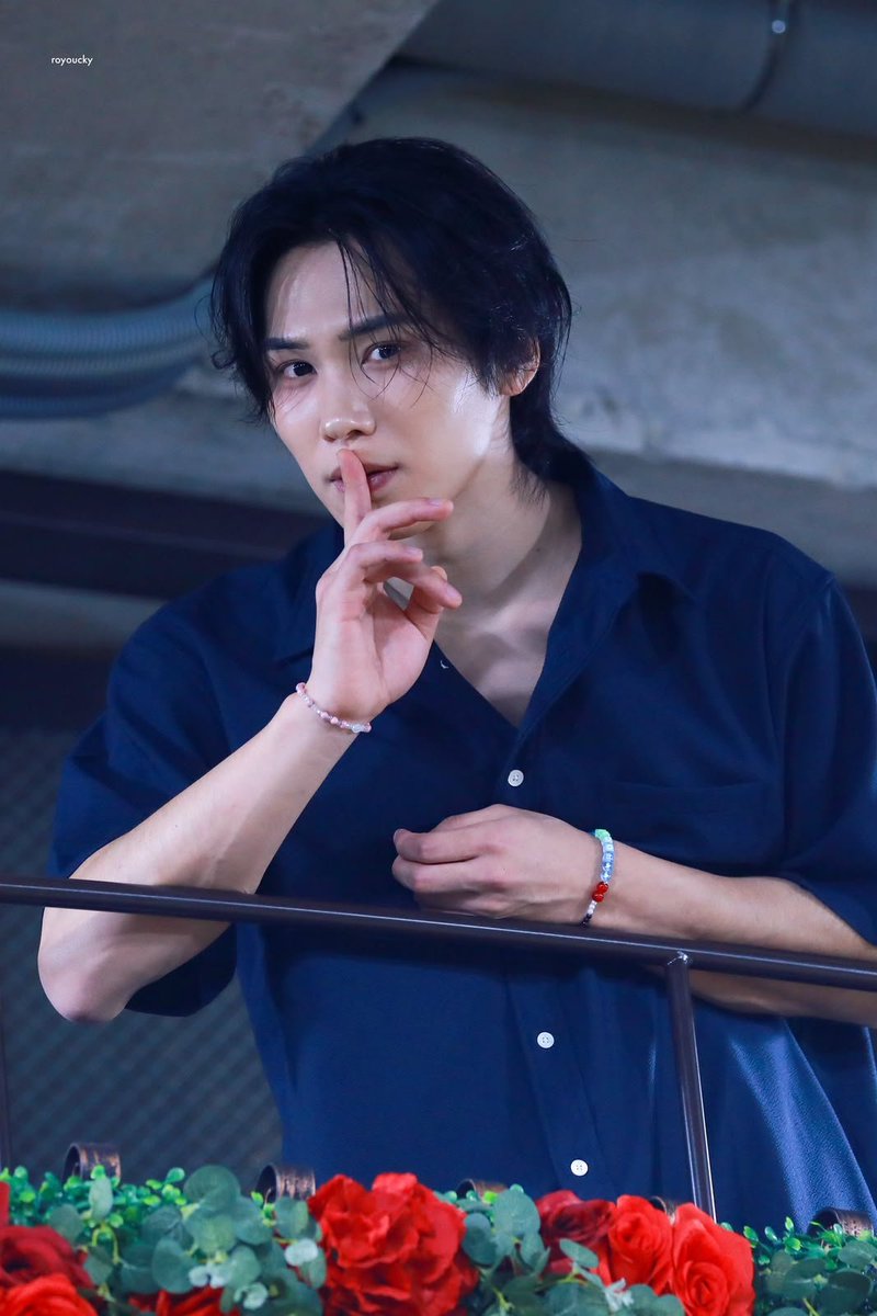 BinnieAstRocky's tweet photo. UNSAID Rocky ๐ฅฐ๐ฅฐ
Esa camisa azul todo que ver ๐
#rocky #astro #astrorocky #hamo https://t.co/ZfiHu6JoXi