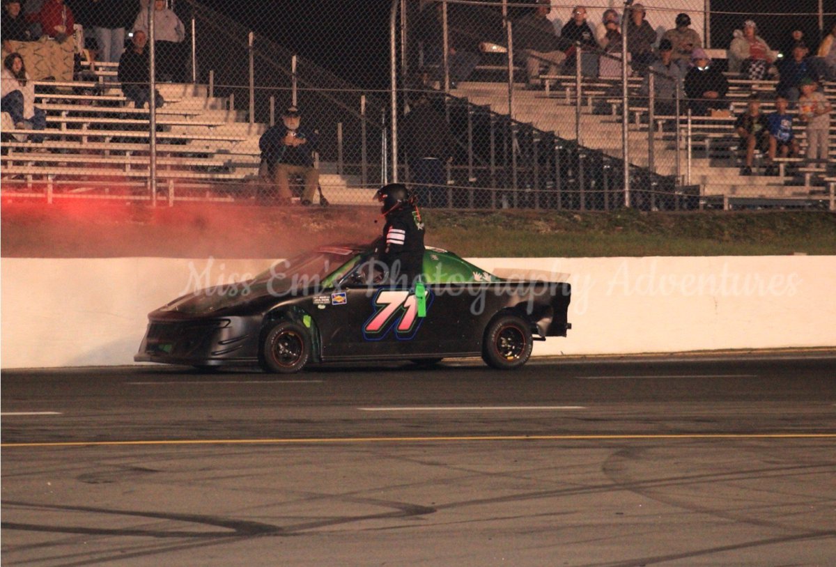 fatheadracing71's tweet photo. Pretty scary race night for me. Luckily enough I got out and the fire went out. Just a little smoke inhalation. https://t.co/MfTEROyKOO