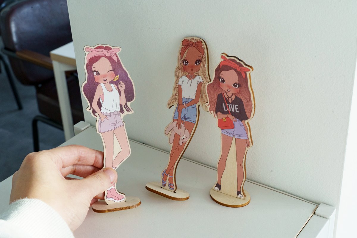 allthatprinting's tweet photo. Cooler days are here 🍃
How about creating something a little different with a Wood Stand?
The warm colors and natural texture of wood give your favorite character an extra cozy touch 🌳🍂

Create your custom Wood Stand at ALL THAT PRINTING ✨
🌲 https://t.co/BRCpVmfJle https://t.co/FgNhQUVvvm