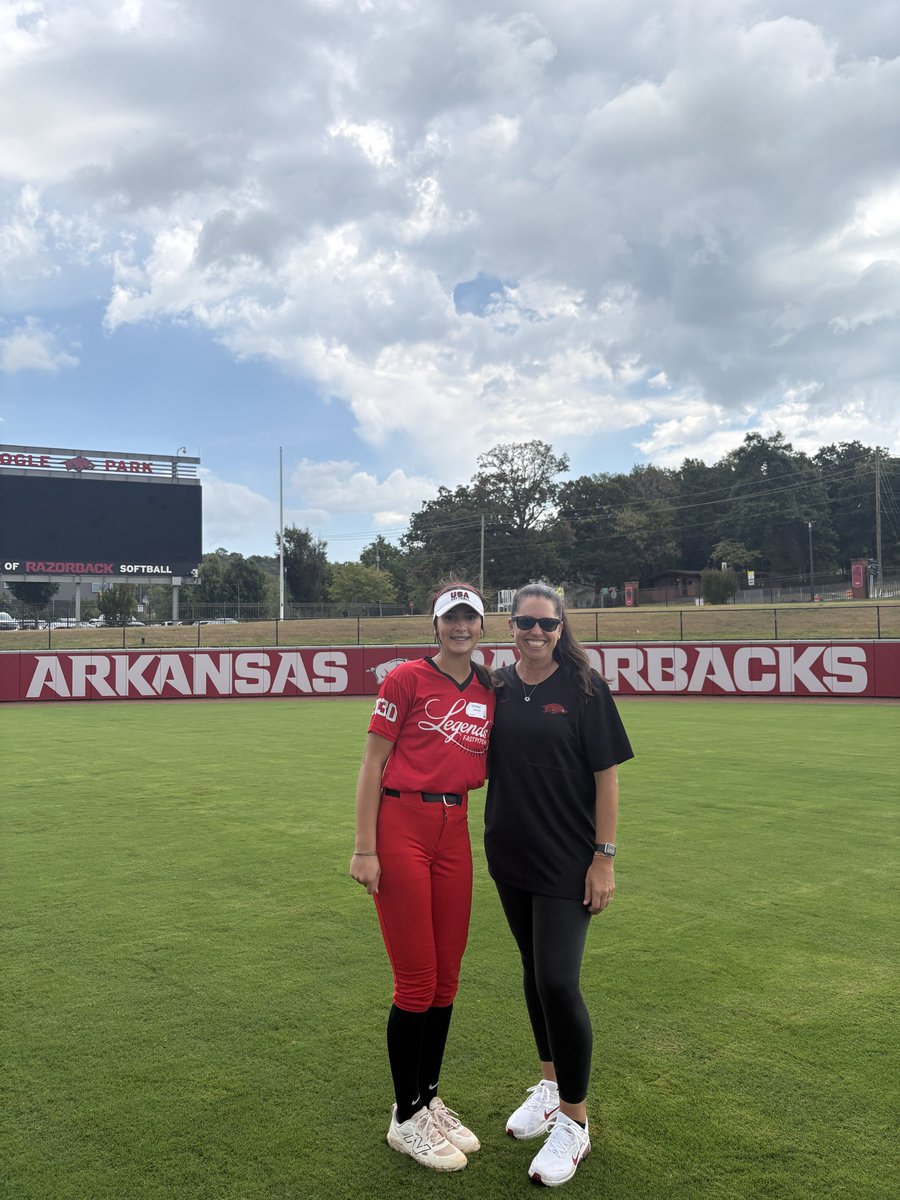 EllieWill2030's tweet photo. I loved getting the chance to experience @RazorbackSB camp over the last couple of days!! I definitely enjoyed meeting the coaches and competing!! Thanks for providing such a fun and exciting atmosphere!!! 

@CoachDeifel @MattMeuchel @JustinShults33 @PrepSoftball @ExtraInningSB @LineDsoftball @DiamondAddicts