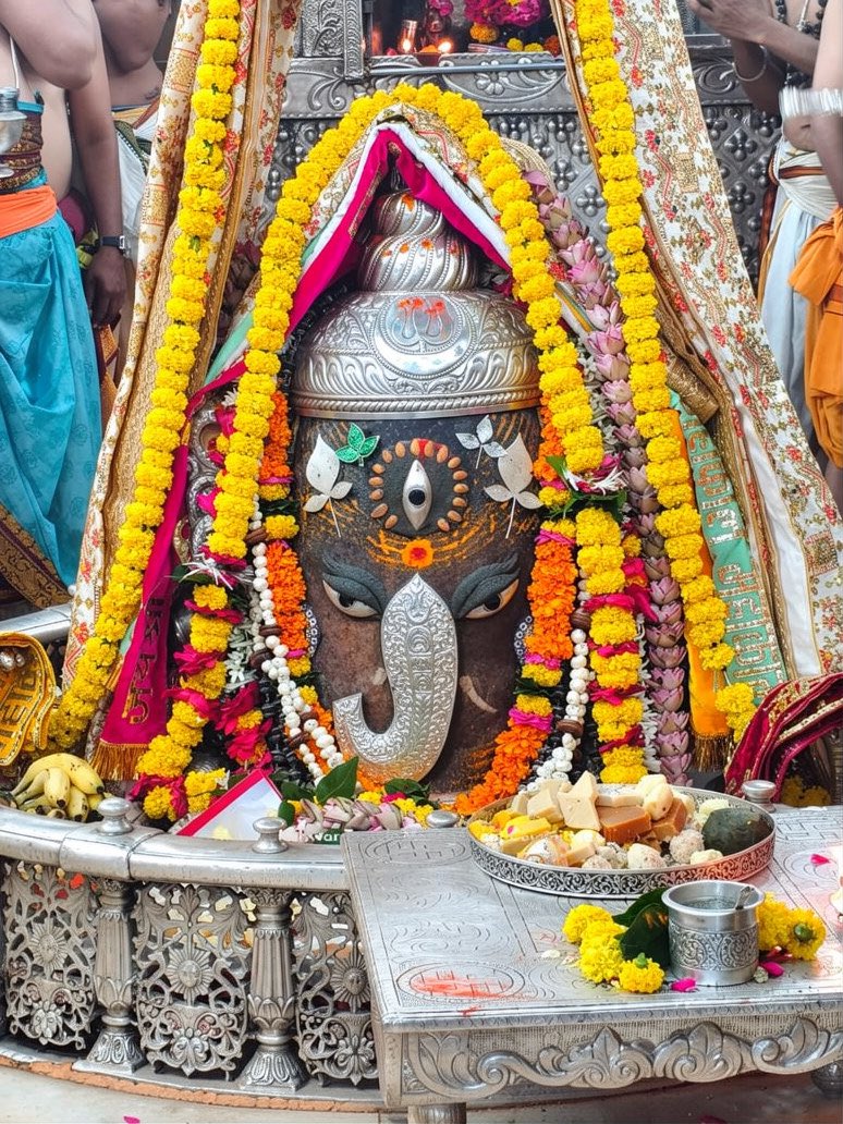 12Jyotirling's tweet photo. श्री महाकालेश्वर भस्म आरती दर्शन | 14.09.2026

Shri Mahakaleshwar Bhasma Aarti Darshan | 14.09.2026

🌸🌸 गणेश चतुर्थी की शुभकामनाएं 🌸🌸 https://t.co/NmBSvLEIcO