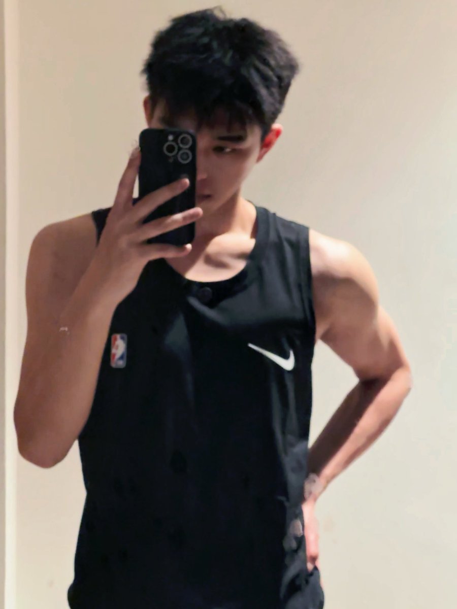 AndyZz27's tweet photo. 第一次玩这个 https://t.co/fhKQ9BzEjN