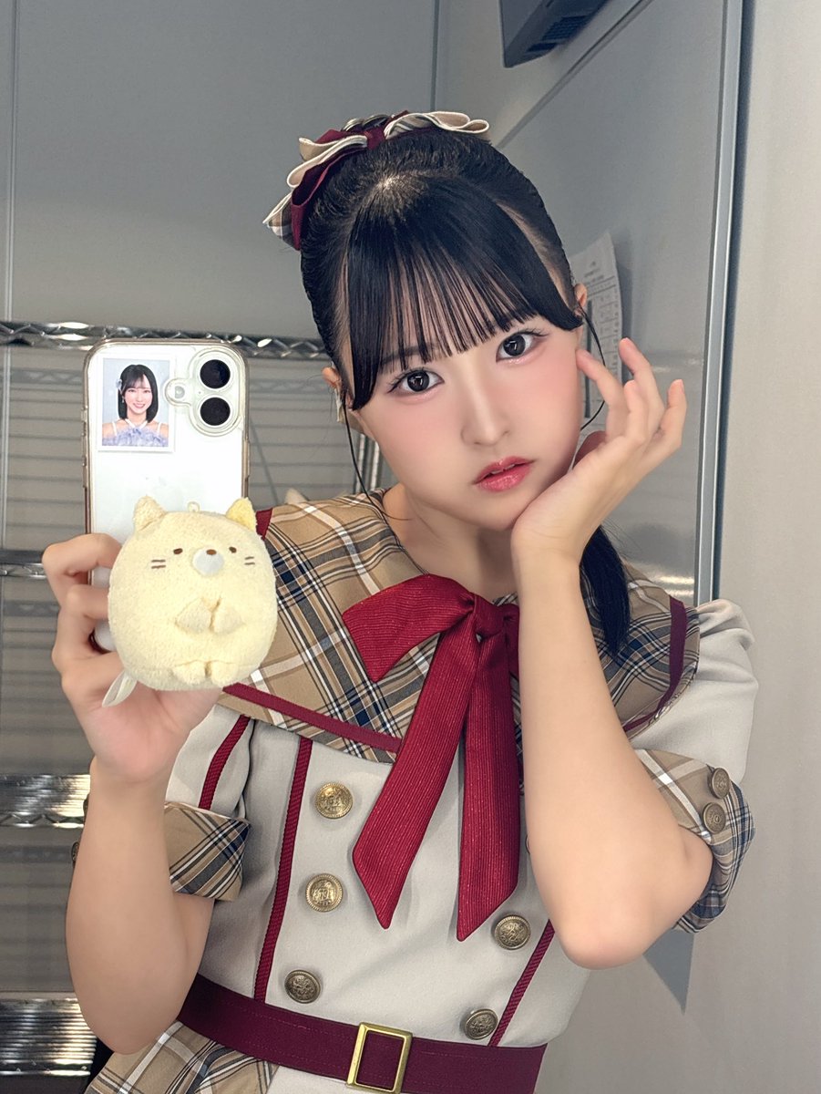 erisahigasiyama's tweet photo. おはようございます！

昨日の余韻だよぉ～(,,. .,, )
新衣装もたくさん愛してほしいな😖🫶

スマホスタンド🆕です🤭🐱
#高嶺のなでしこ https://t.co/kNtJjrPpLA