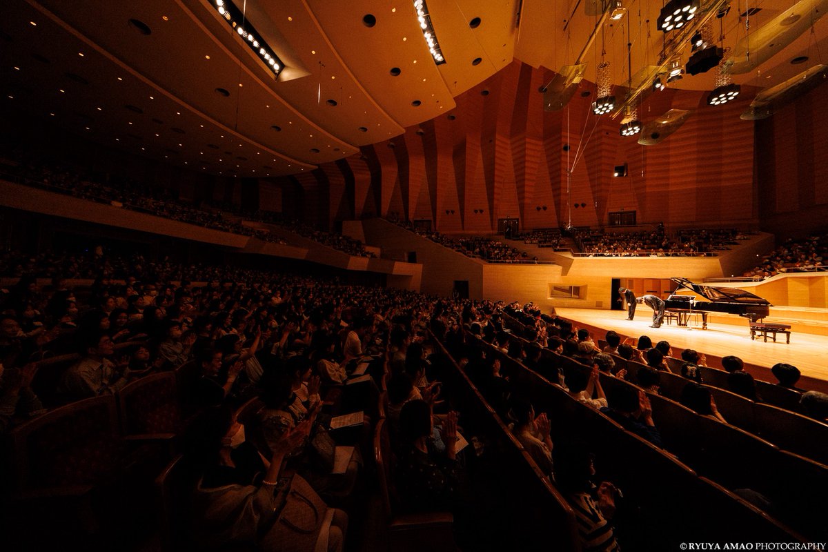 Kajimoto_News's tweet photo. 【#北村朋幹】
トランペット #児玉隼人 さんと初共演🎺細川「霧のなかで」から北村のヤナーチェクのピアノソロで繋げ、ヒンデミットからリゲティ、ピルスまで。変幻自在な2人の音楽。大阪、名古屋、福岡と続き、最終公演のサントリーホールは満席のお客様に迎えられ、素晴らしいツアーとなりました👏 https://t.co/8XfaghLv28