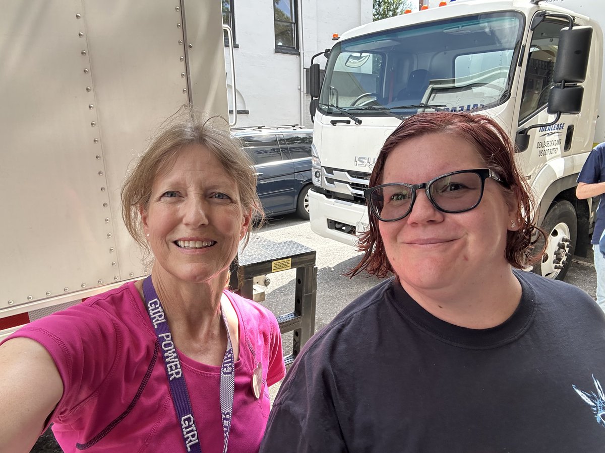 Kimberly_Patton's tweet photo. I met up with my new #ThirstForDemocracy friends at the @ossoff & @KeishaForGA rally in Athens on Sunday. We distributed buttons to help spread the word about the importance of reelecting #SenatorMyBoo in Nov 2026. Thank you for the buttons @QondiNtini ๐ฉท๐๐บ๐ธ https://t.co/i7GwQZR1q7