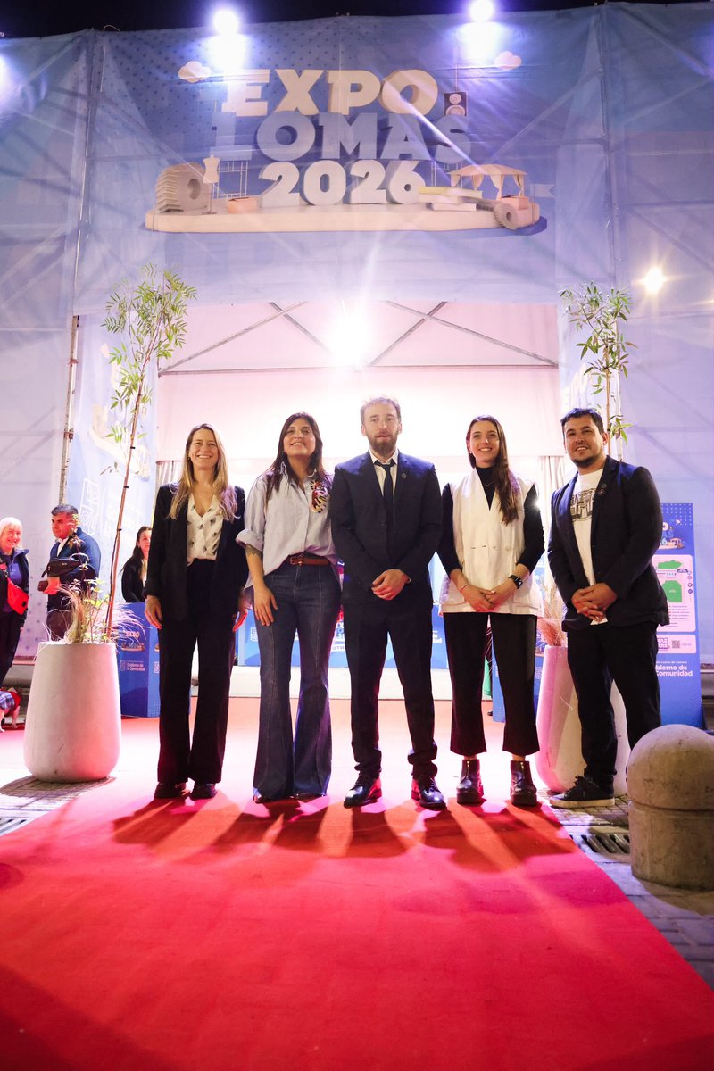 danyvilar's tweet photo. Que espectacular estuvo Expo Lomas 2026!
Ya es una tradición lomense este evento que reúne emprendedores, comerciantes, artesanos, trabajadores de la cultura, que aprovechan para dar a conocer su trabajo y tener una instancia de intercambio con los vecinos y vecinas de Lomas. https://t.co/9OqswT6T12