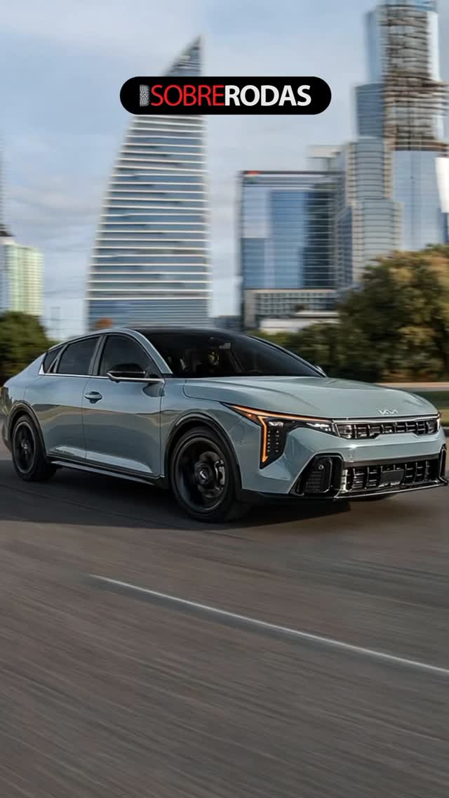 PratiGurG's tweet photo. Testamos o novo Kia K4 2025. Confira nossa análise e descubra os detalhes deste compacto esportivo. O que mais chamou sua atenção no novo K4? Comente. https://t.co/TjoLcESMPk