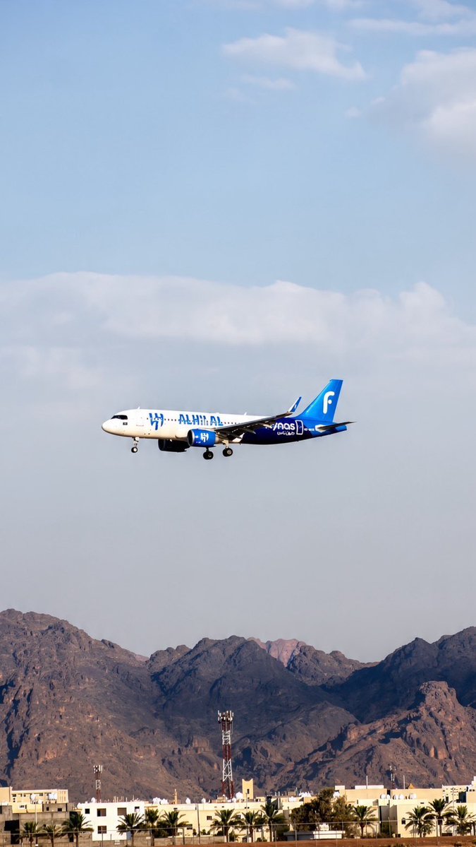 MnbrAlhilal's tweet photo. صورة اليوم:

طائرة الهلال تُحلّق فوق جبال أجا في حائل 🤩💙 https://t.co/zIqRMwiYrA