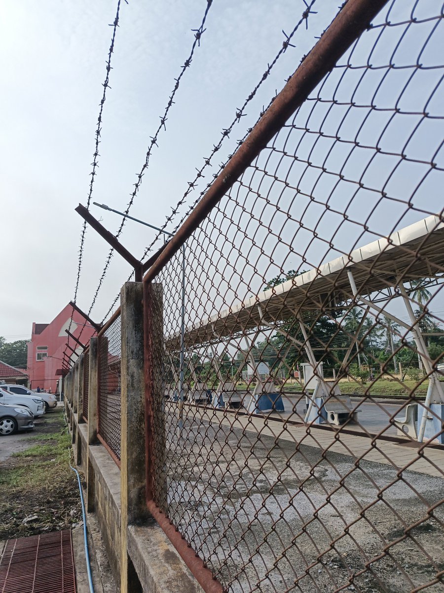 bawsaw3231's tweet photo. เช้านี้มารับลูกค้า ที่สถานีรถไฟโคกโพธิ์ไปปัตตานี ขอบคุณลูกค้าที่ใช้บริการกับเรา
#โคกโพธิ์ #ปัตตานี https://t.co/kQeuuspJ6r