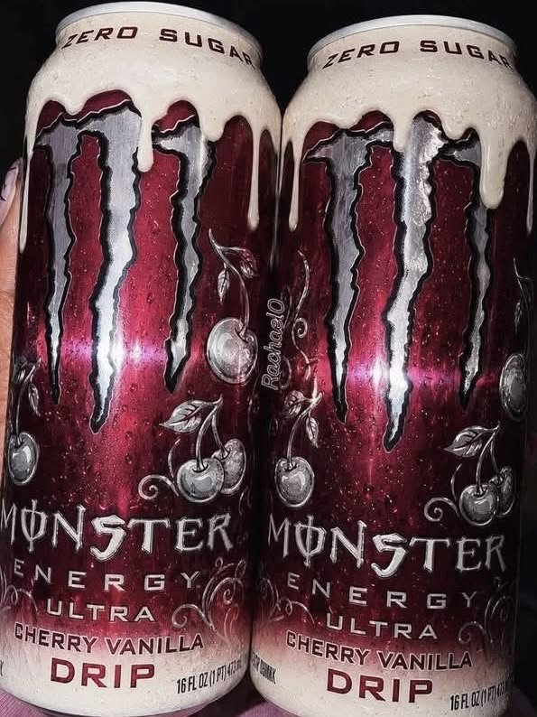 SIMMACK2Y13EXE's tweet photo. WAIT SINCE WHEN DID THESE EXIST!?! 😭 (found on pin) https://t.co/YvcrOXuwmQ