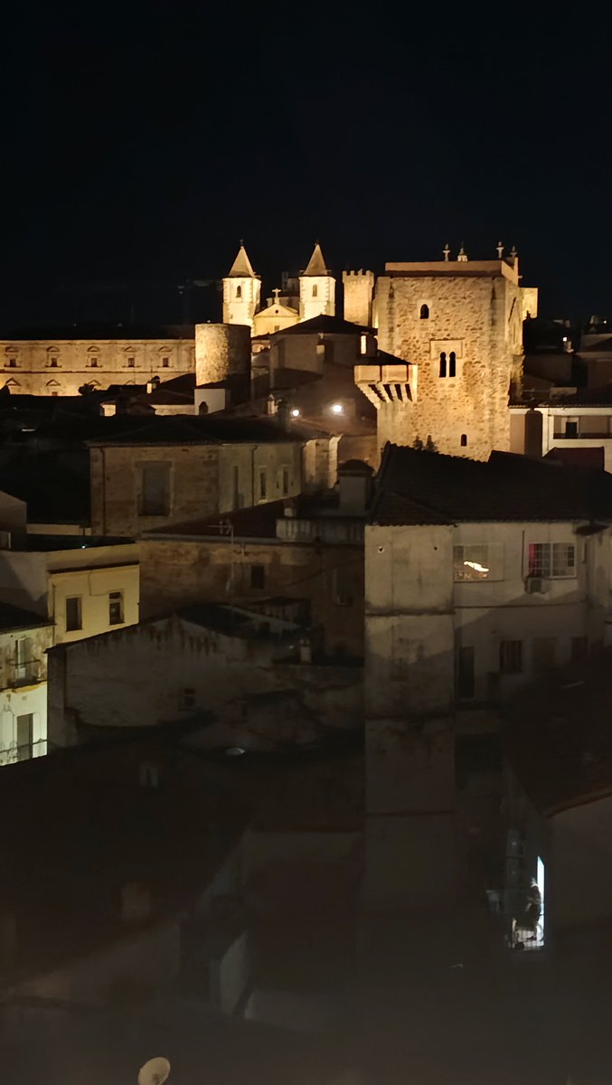 javidzz's tweet photo. 📍 Cáceres 

#Patrimonio https://t.co/hgiK7xUZpd