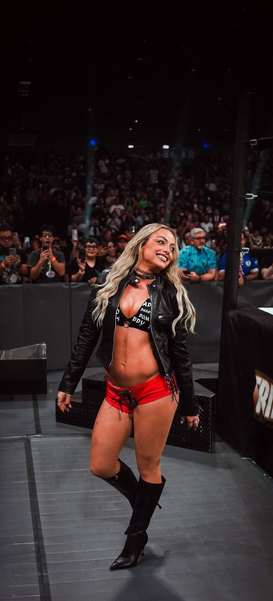 ItzVarun_____'s tweet photo. The Liv Morgan! 

#AAATRIPLEMANIA https://t.co/tGO1bq8wZI