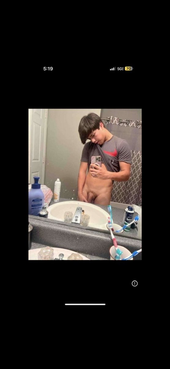9inchbeaner's tweet photo. text me i text everyone back dms are opennn freshly 18 btw https://t.co/UPaU4YozuS