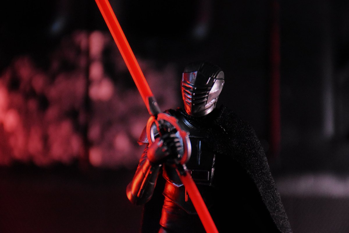 ReadFiveDesigns's tweet photo. Weapon 

#readfivestandingby 
#marrok #maul #starwars #toyphotography https://t.co/PvZHFcuGxP