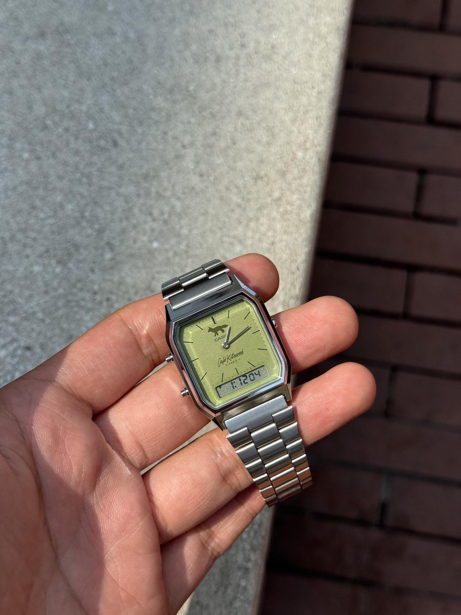 littlemeezsiw's tweet photo. MAAF NORAK 😭🙏🏻 baru tau CASIO X CAFÉ KITSUNÉ bikin jam warna MATCHA SE-CUTE INI???? 💚 https://t.co/2K2GIp2qZ4