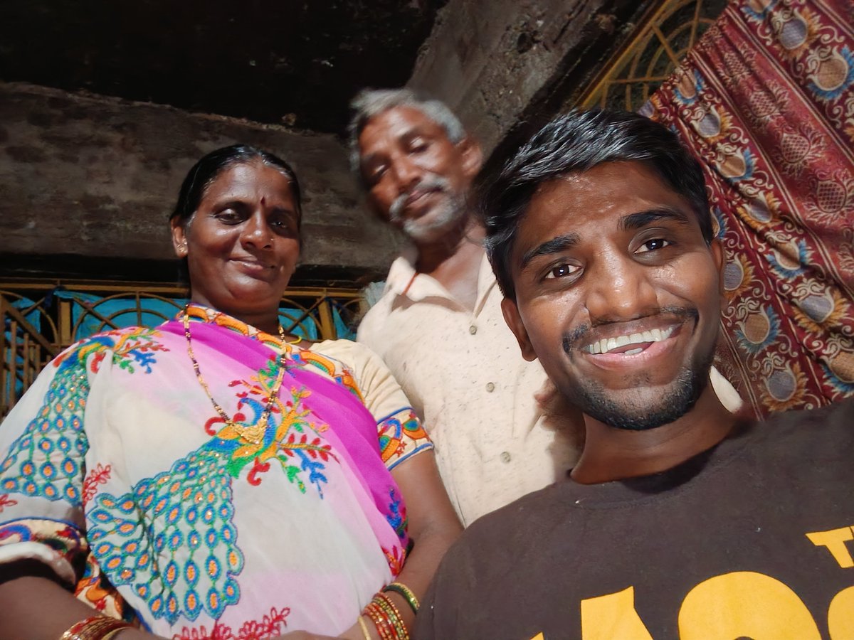 Panug6Hanumanth's tweet photo. First selfie with Mom https://t.co/vu3DqGCoEp