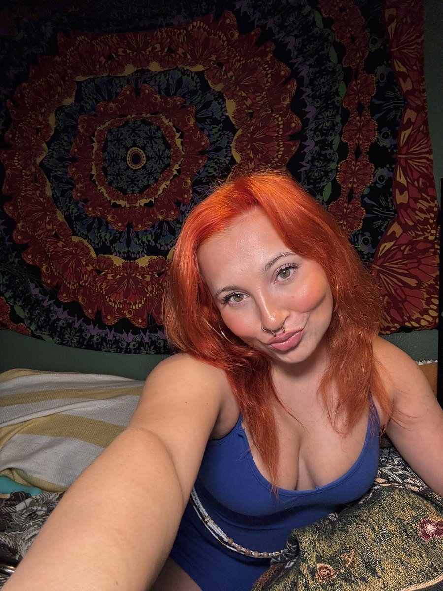 Ariasweetness's tweet photo. I need you <3 #petite #orangehair #onlinegirlfriend #linkinbio #explore #sph #camgirlِ #cosplay #menu #oflink https://t.co/Y0v4mTS4Ro