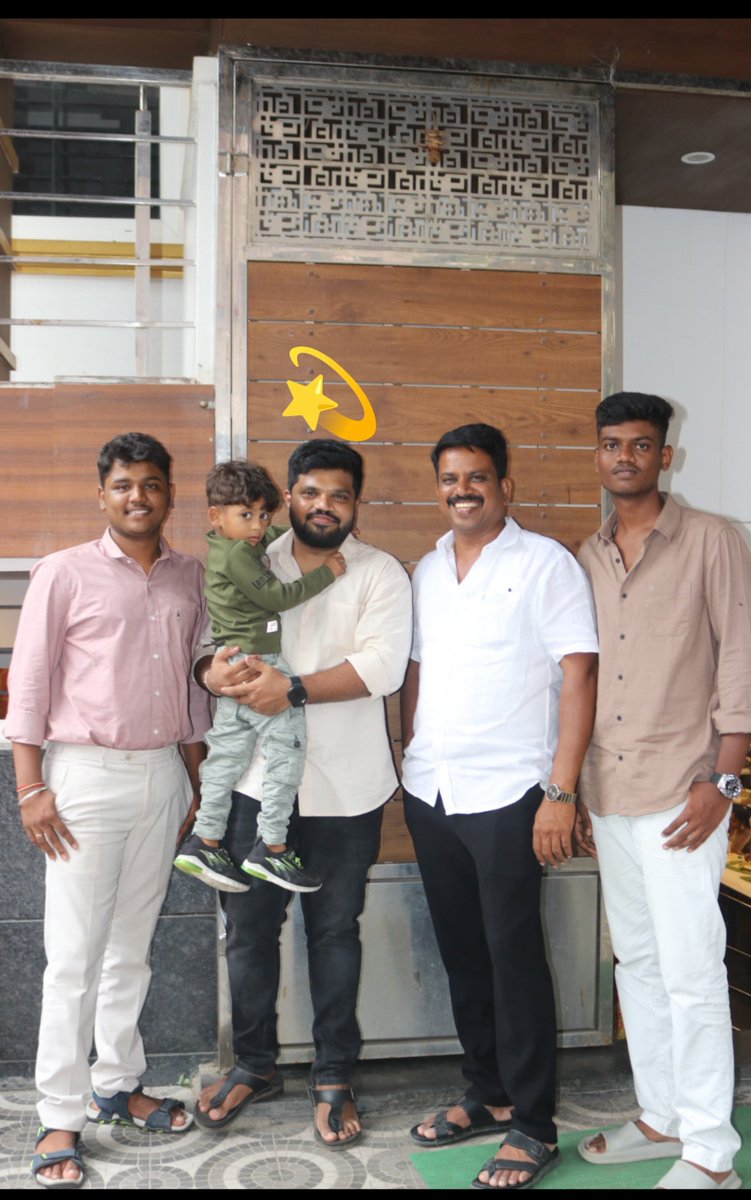 PerumalMagi's tweet photo. Happy Birthday Santosh💐🎉🎊🙏❤️ https://t.co/YVAst6WhxD