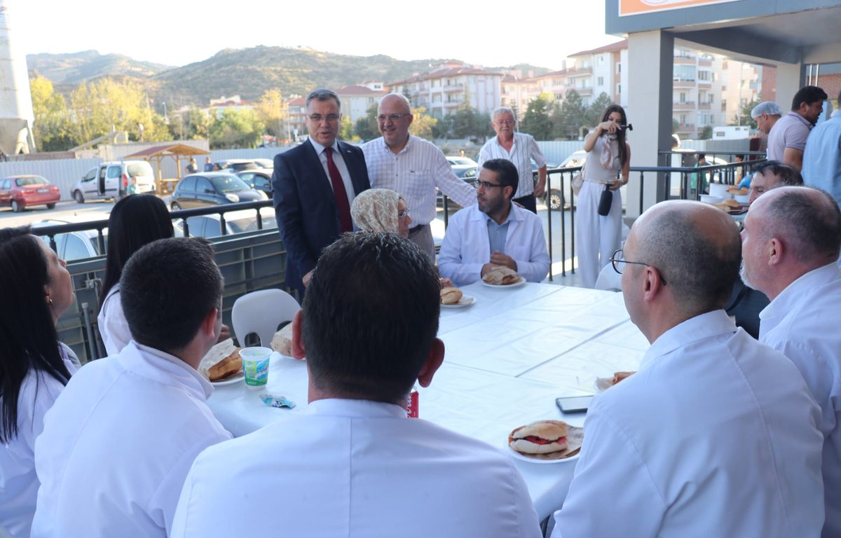 afyonilmem's tweet photo. Eğitim İçin Birleşen Gönüller Aynı Sofrada Buluştu…
https://t.co/sgRwNz4mL2
@tcmeb @Yusuf__Tekin @AfyonValiligi @aktasnaci @ALTINKAYNAK26 https://t.co/deDe5BCMPi