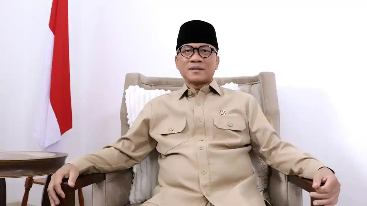 LambeSahamjja's tweet photo. mendes minta rakyat dukung prabowo:
- terutama kopdes merah putih programnya prabowo
- katanya kopdes itu milik desa
- bangunan dan kendaraannya jadi aset desa
- dan 20 persen pendapatannya masuk ke kas desa
- dia bilang kopdes ini lahir dari desa lewat musyawarah desa khusus
- bukan paksaan pusat
- dan badan hukumnya semua atas nama desa
