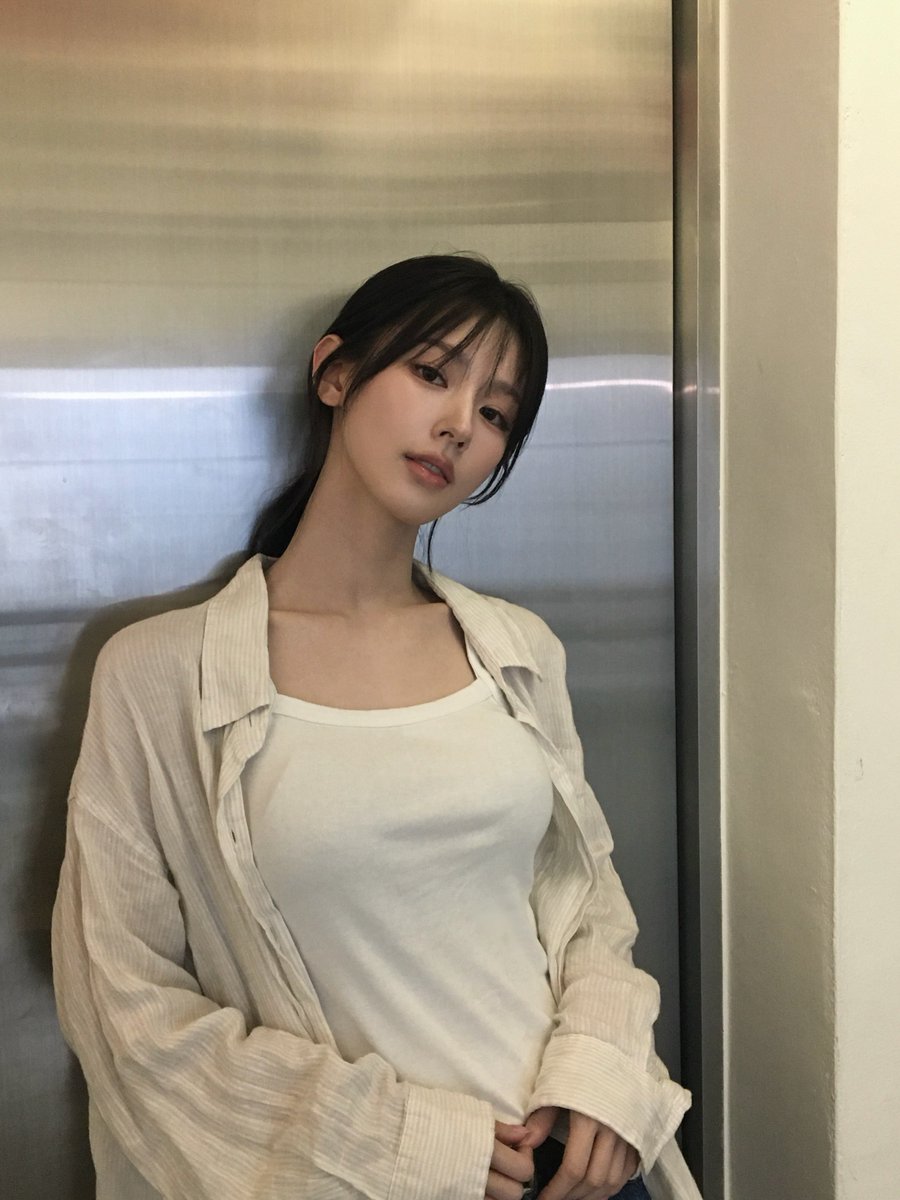 searchmiyeon's tweet photo. MIYEON instagram update. https://t.co/GyyNoYRc87