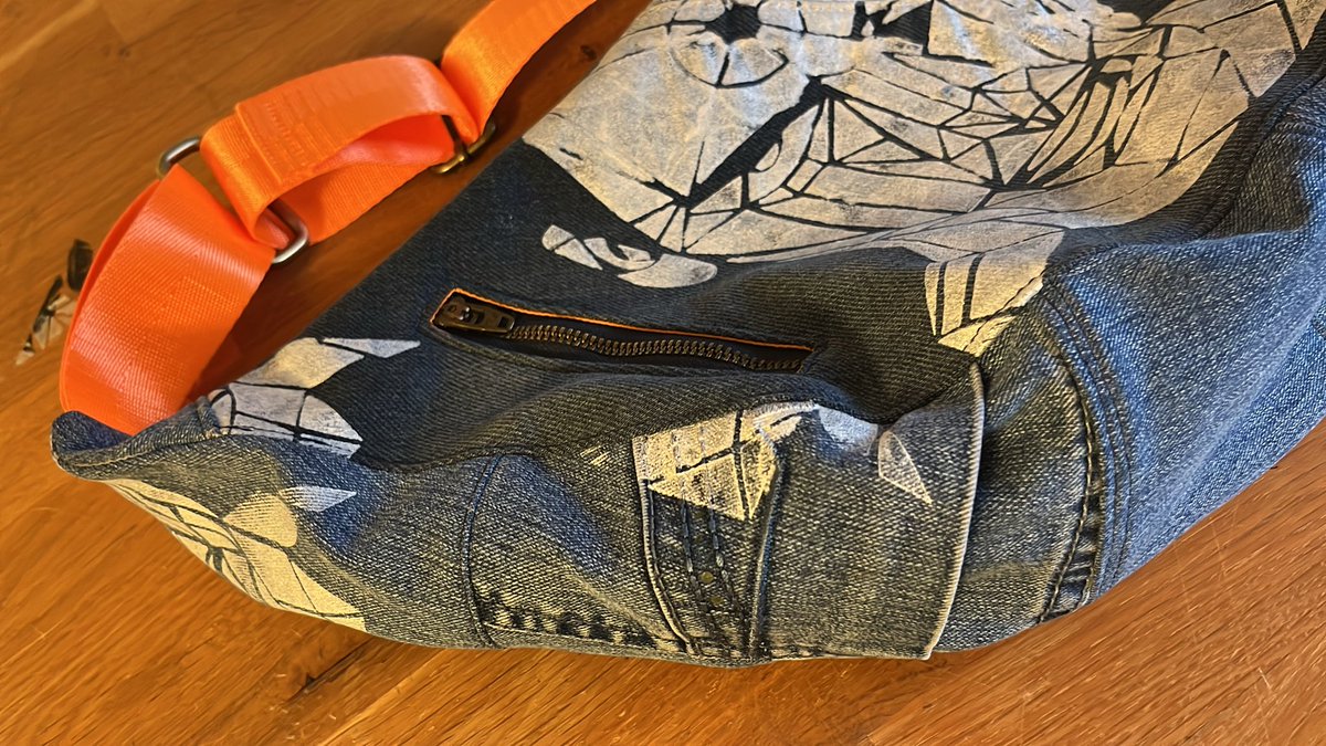 Wild_Urb's tweet photo. Guten Morgen, endlich Montag! This is the new one … #moonbag  #handmade https://t.co/HyDsHfAU9s