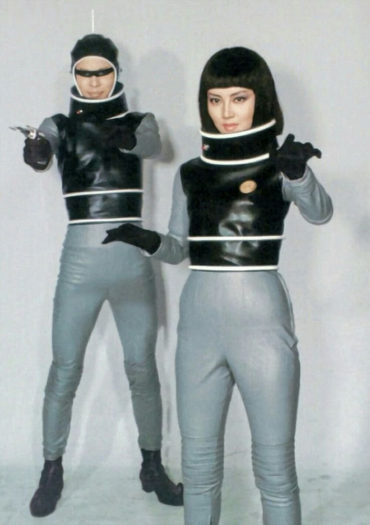 Akaikitsune69's tweet photo. MAMEちゃんのコルセット姿を見てX星人を想起するチーム昭和もいたはず…!?
#MARKETSHOPSTORE https://t.co/LiBLqEXOYN