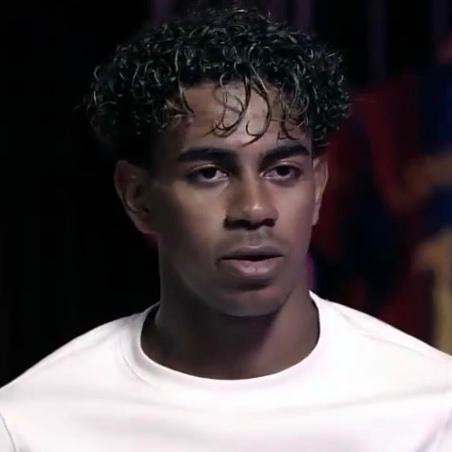 BarcaUniversal's tweet photo. 🚨 Lamine Yamal: "Kylian Mbappé and me are the best two players in the world..." 

"But this year, I believe I DESERVE to win the Ballon d’Or.” https://t.co/N4YtSRjz7I